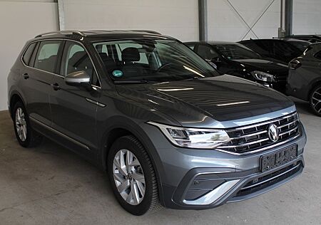 VW Tiguan Allspace Volkswagen 1.5 TSi DSG Life LED 7-Sitzer