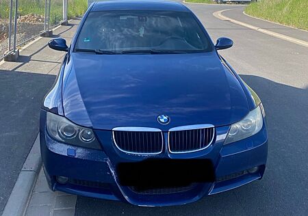 BMW 318i -
