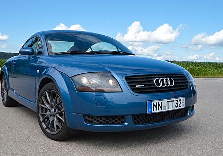 Audi TT Coupe QUATTRO * SCHALTER* sehr gepflegt