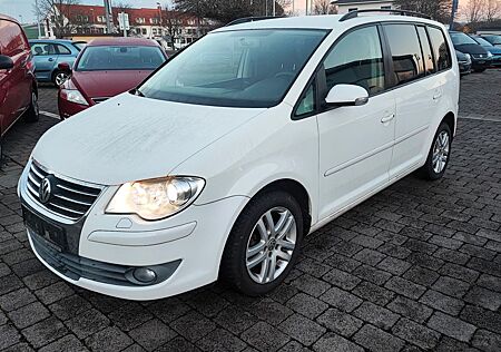 VW Touran Volkswagen 2.0 TDI DSG Xenon PDC AHK TÜV05.2026