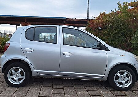 Toyota Yaris 1.3 -