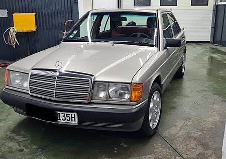 Mercedes-Benz 190
