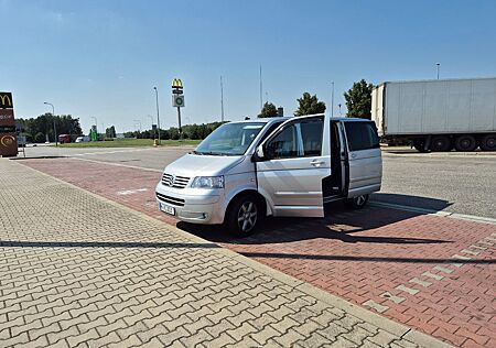 VW T5 Multivan Volkswagen Solider T5 Bus / einiges gemacht