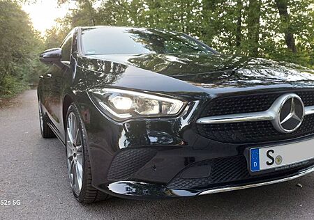 Mercedes-Benz CLA 180 - Coupe 136PS Vollausstattung