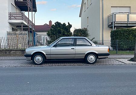 BMW 316i 316 E30 M40B16