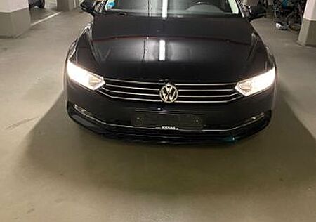 VW Passat Variant Volkswagen 1.6 TDI SCR DSG Variant -