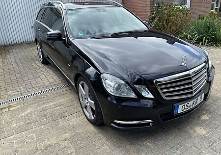 Mercedes-Benz E 300 CDI T Harman Kardon Leder Panorama