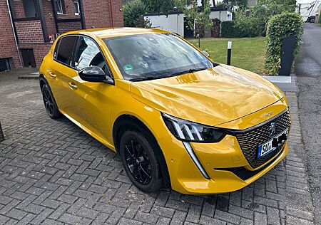 Peugeot 208 e- GT, Garantie, 1. Hand, Super Ausstattung