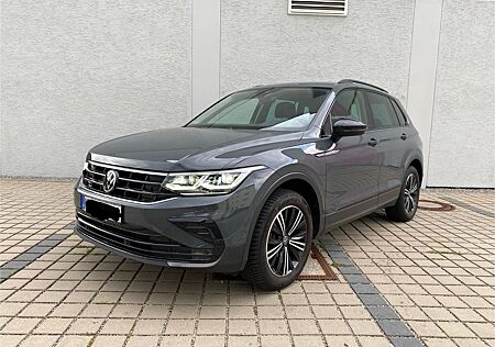 VW Tiguan Volkswagen 2.0 TDI DSG 4MOTION Elegance Black