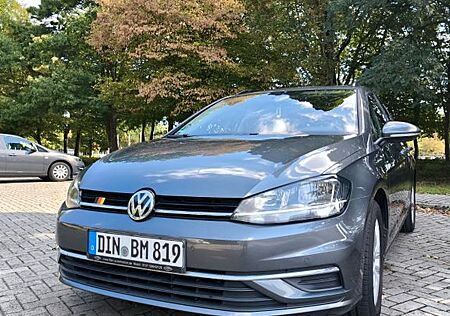 VW Golf Volkswagen 7 Variant 1,6 TDI AHK