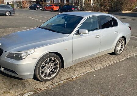 BMW 520i A -