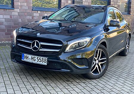 Mercedes-Benz GLA 250 4MATIC DCT -Bi Xenon- Standhheizung