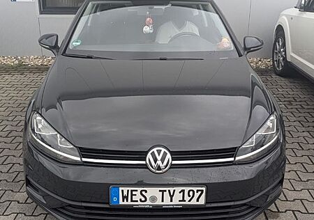 VW Golf Volkswagen 1.0 TSI 63kW Trendline Trendline