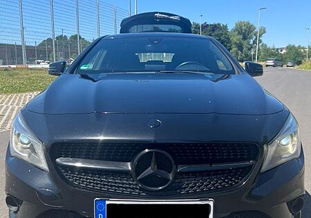 Mercedes-Benz CLA 220 Shooting Brake CLA 220 d DCT AMG Line