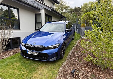 BMW M340d xDrive Touring SHZ AHK Pano Sportpaket