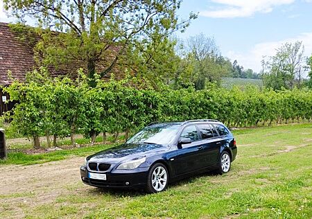 BMW 525d A touring - Vollleder - PANO - AHK - Xenon
