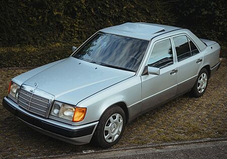 Mercedes-Benz E 230 W124 230E, H-Zulassung, kein Wartungsstau