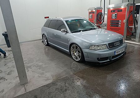 Audi RS4 2.7 quattro