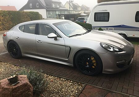 Porsche Panamera 4S S-- Ceramikbremse