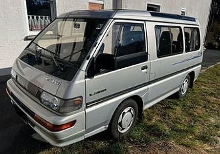 Mitsubishi L300 2.4 Luxus Bus Luxus Bus