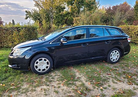 Toyota Avensis Kombi 1.8 Sol / TÜV 04/27