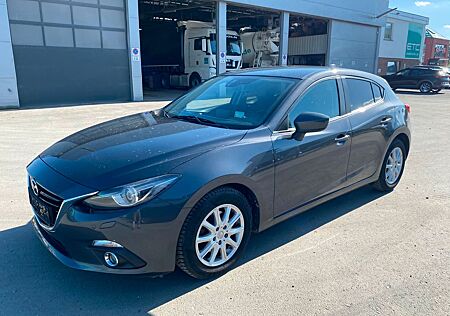 Mazda 3 2.2 SKYACTIV-D Sports-Line / Automatik