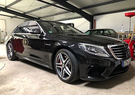 Mercedes-Benz S 63 AMG Designo - Carbon - Drivers Package