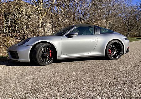 Porsche 992 Targa 4 GTS - BOSE, Lederausst., Carbon Pak.