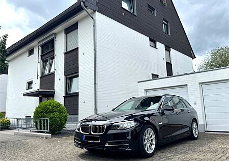 BMW 530d Touring 2Hand|S-Heft|Garagen-Fhz|TOP ZUSTAN