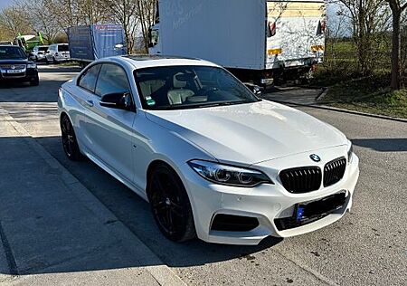 BMW 240 M240i xDrive Coupé*Mineralweiß*Scheckheft