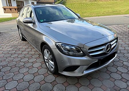 Mercedes-Benz C 220 d T Autom. -