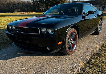 Dodge Challenger SXT V6 / nur 22.300 km!