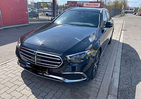 Mercedes-Benz E 220 d 4MATIC T Autom. -Distronic. MB-Mux