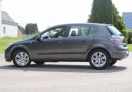 Opel Astra 1.6 Innovation Scheckheft voll 15j