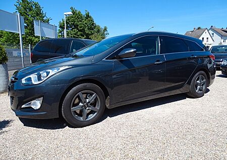 Hyundai i40 cw Style *73Tkm*4xSitzhzg*Temp*Keyless*SR/WR