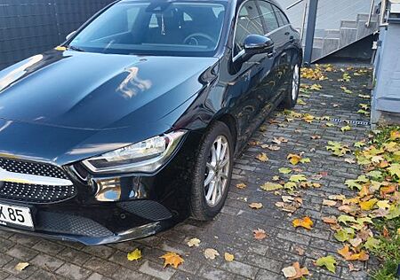 Mercedes-Benz CLA 180 Shooting Brake -