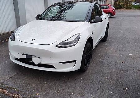 Tesla Model Y Long Range Dual Motor