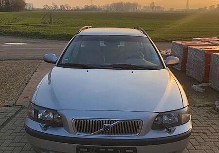 Volvo V70 2.4 D5 -