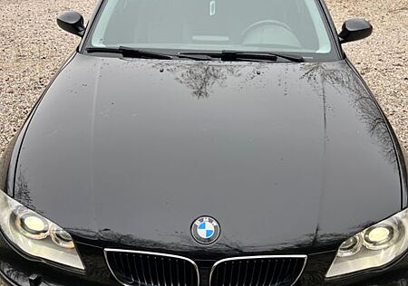 BMW 120i -Baureihe 1Lim.Xenon,Navi,Leder