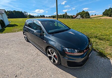 VW Golf Volkswagen 7 GTI Performance Leder SHZ 18'' 230PS