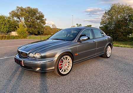 Jaguar X-Type 2.5 V6 Automatik | TÜV/Service neu