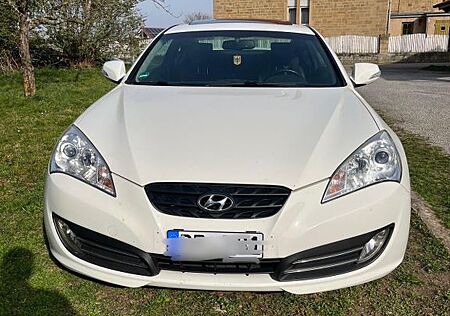 Hyundai Genesis 3.8 V6 Automatik -