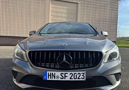 Mercedes-Benz CLA 200 Urban Urban