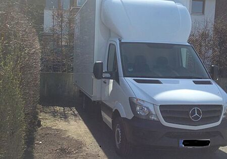 Mercedes-Benz Sprinter mit koffer