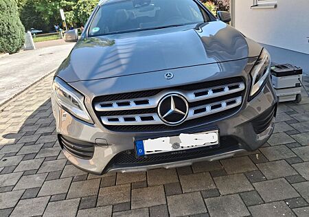 Mercedes-Benz GLA 200 AMG-Lins Panoramadach