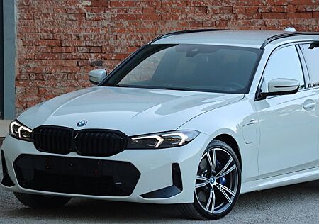 BMW 330e xDrive/M-SPORT PRO/HARMAN&KARDON/19ZOLL/