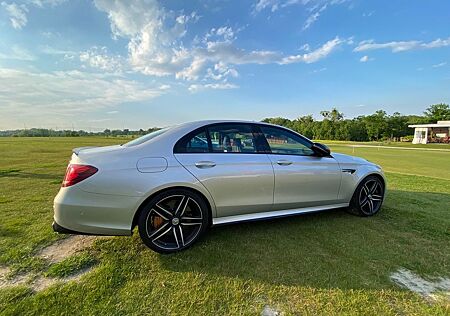 Mercedes-Benz E 63 AMG Mercedes-AMG E 63 S 4MATIC+ Autom. ...