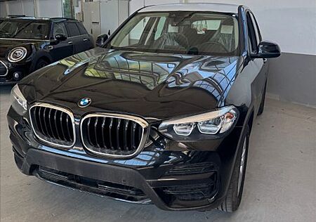 BMW X3 xDrive20d AT - Advantage
