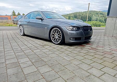BMW 335i * Coupe * Schalter *