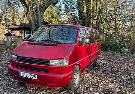 VW T4 Caravelle Volkswagen 2,5-l-Diesel TDI 75kW lang Standard